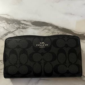Large Coach Wallet